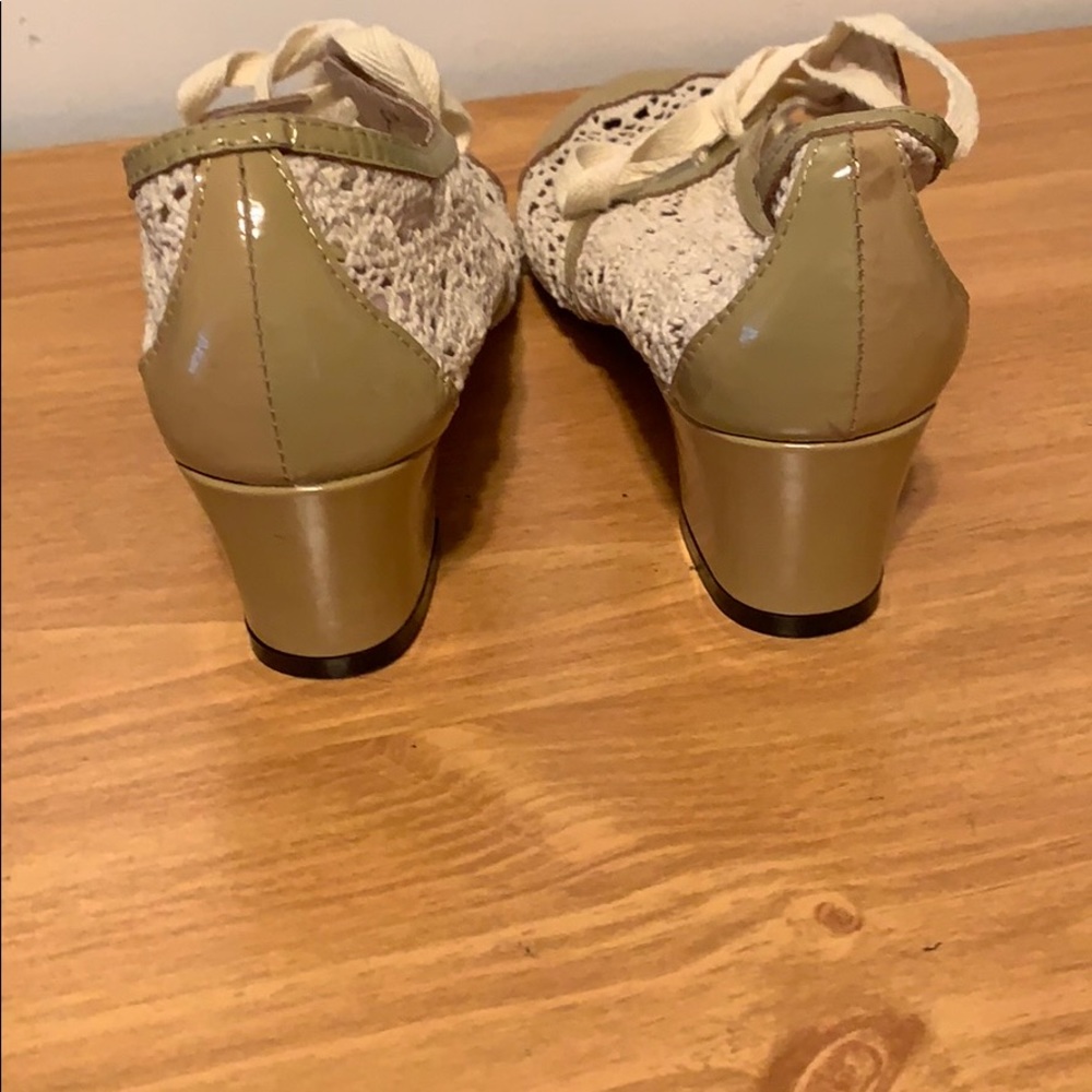 ModCloth Spring patent leather and crochet shoes - Picture 3 of 4